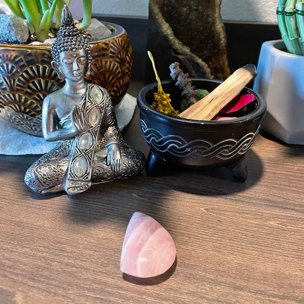 Gemmy Rose Quartz Half Heart Palm